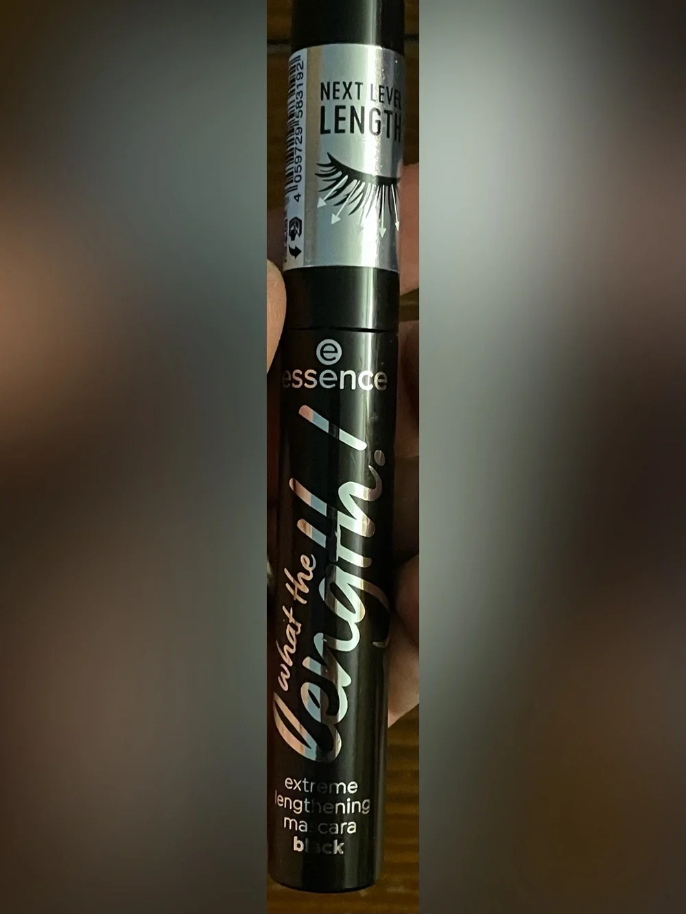 Essence What The Length! Mascara — Black Lengthening Lash Effect